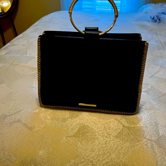 BrahmIn Smoke free no odors - Picture 3 of 8